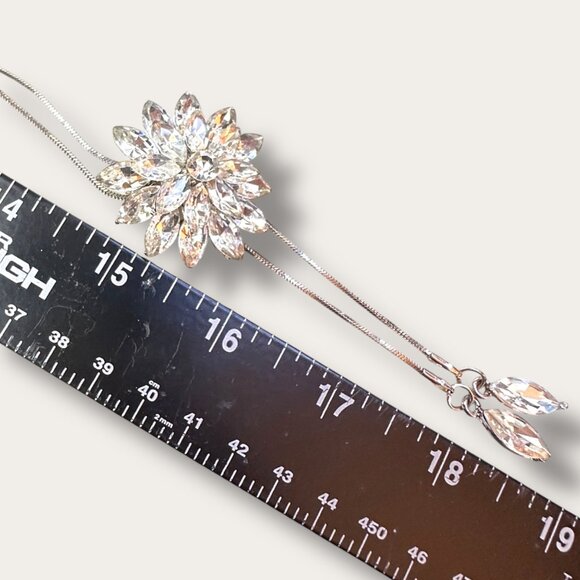 Vintage Sparkling Flower Slide Lariat Style Necklace Marquise Crystals Silver-To - Picture 5 of 8